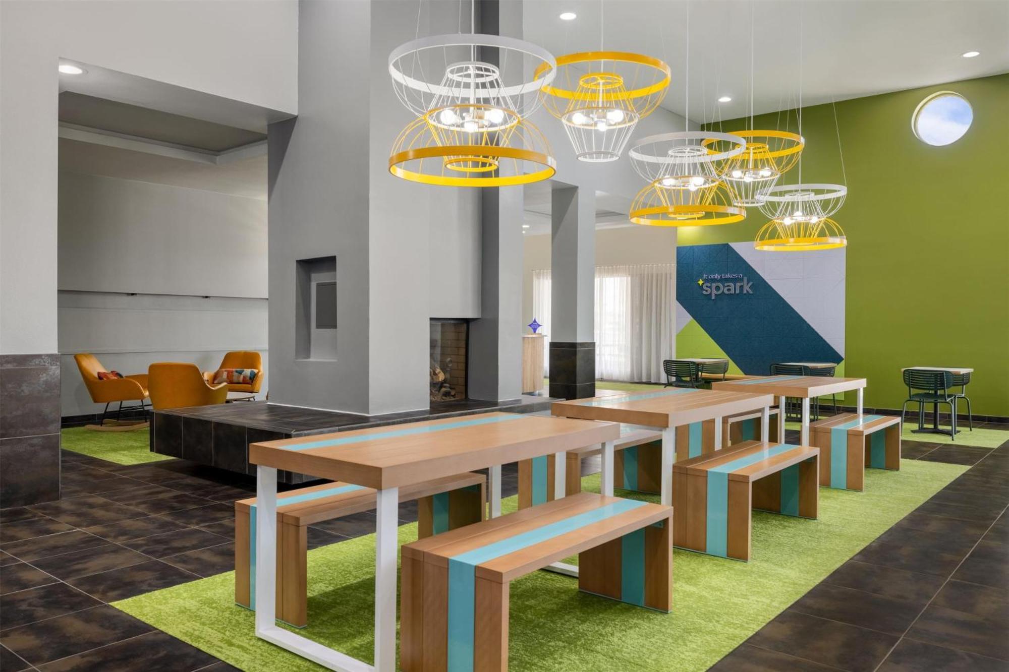 Hotel Spark By Hilton Artesia